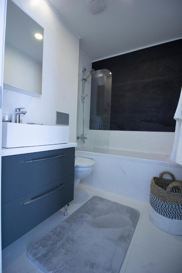Single Room A503 Stayinn By Cosmopolis Stefanestii de Jos Exterior foto